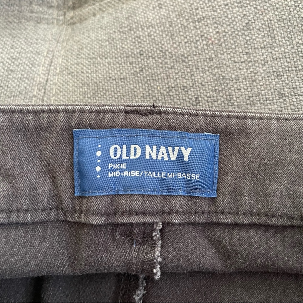 Old Navy gray pixie pants - Picture 3 of 4